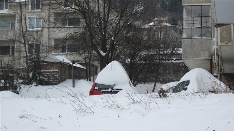 Чудото стана! Намериха се двата изчезнали автомобила на болницата, затрупани със сняг в столичен квартал
