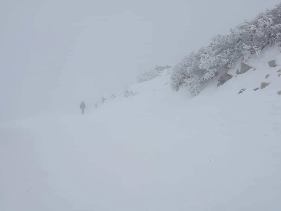 Снежна буря връхлита България до часове