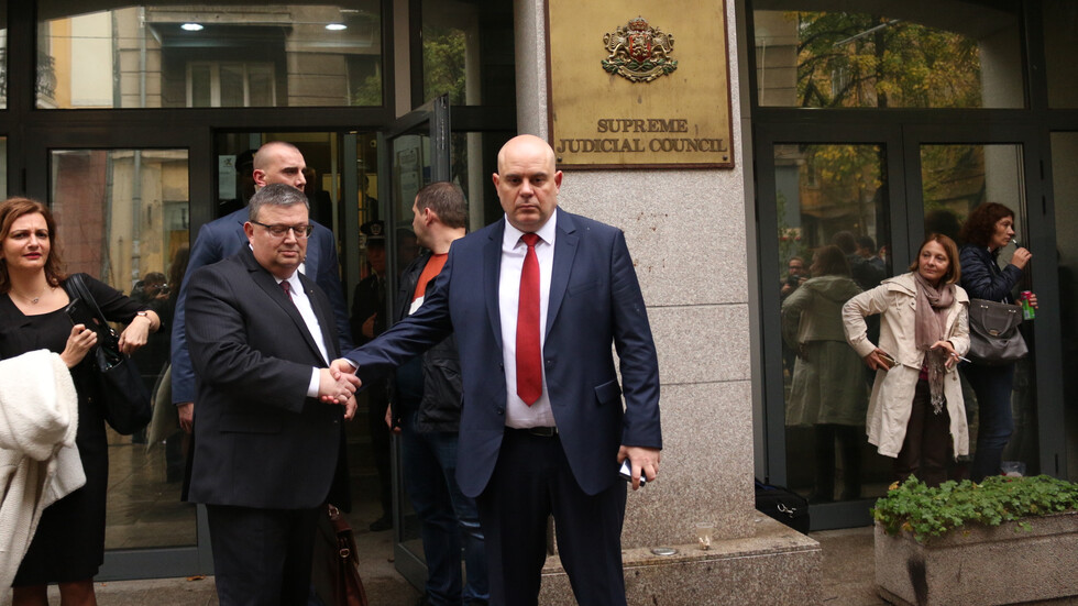 Софийските прокурори: Заставаме зад избора на Иван Гешев