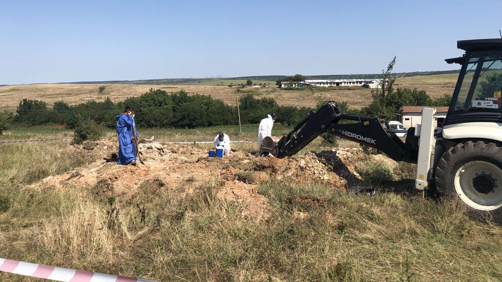 Откриха 100 тона загробени пестициди в страната