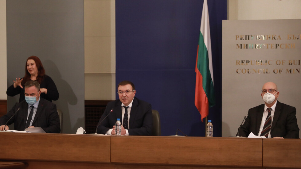 Проф. Ангелов: Не е време за правене на политика, нито за празници
