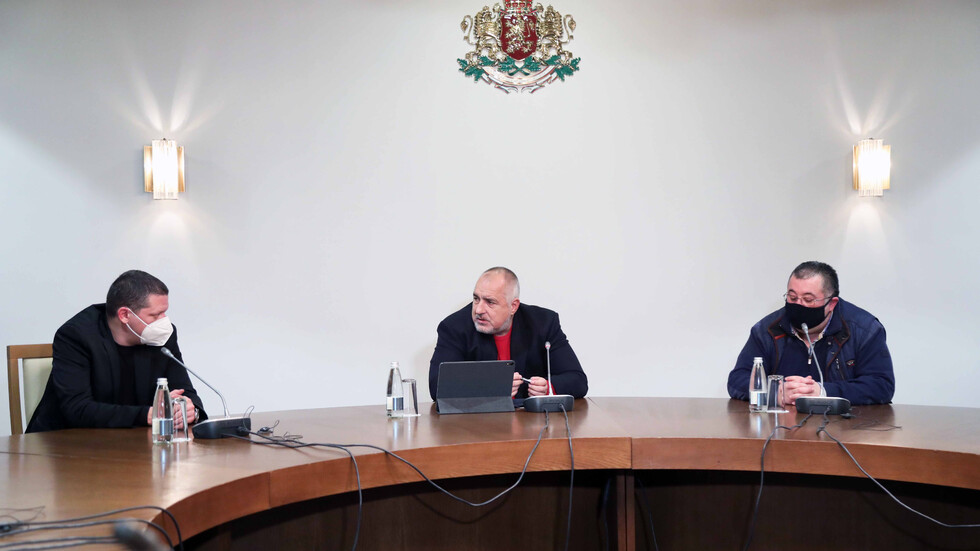 Правителството отпусна средства за почистването на река Искър