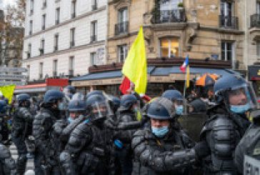 Протест против здравните пропуски в редица френски градове