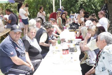 В Ракитна почетоха с курбан Света Неделя