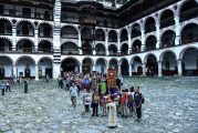 Въпреки жегата, пандемията и тежките раници стотици тръгват в неделя на 100-км поклоннически преход към Рилския манастир