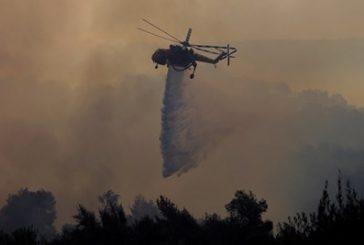 Пожарът край Патра се разрастна, евакуират хора
