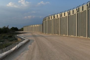 Гърция издигна 40-километрова ограда по границата с Турция