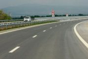 Строители искат оставката на шефа на пътната агенция заради забавени заплати
