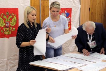 Партията на Кремъл губи гласове, но води на изборите в Русия