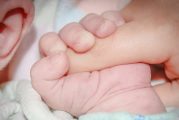 Бебе на 9 месеца с положителна проба за коронавирус в Пазарджик