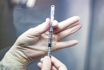 Експерти: Изчакайте около 2 седмици между ваксината срещу грип и тази срещу COVID-19