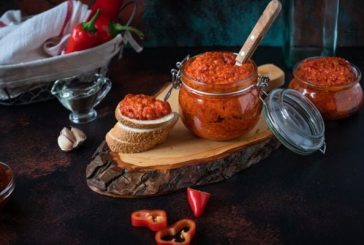 Сръбски айвар с печени чушки