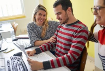 Ето 14 едва доловими знака, че някой флиртува с вас