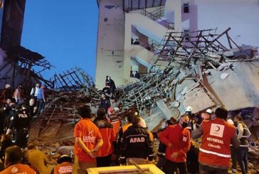 Рухна жилищен блок в Турция, десетки са затрупани