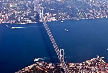 Движението през Босфора бе затворено заради повреден кораб