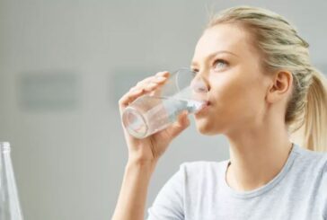 Как се приготвя жива вода, която чисти всички токсини от тялото