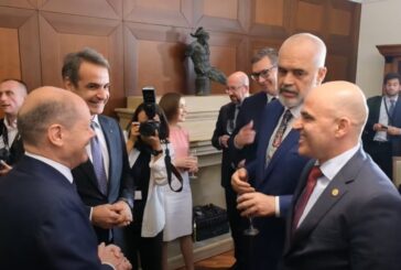 В Скопие поискаха оставката на Ковачевски заради албанската реплика за 