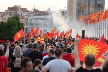 47 ранени полицаи, 11 арестувани на протестите в Скопие във вторник вечер
