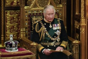 Чарлз III планира по-скромна коронация от тази на майка си