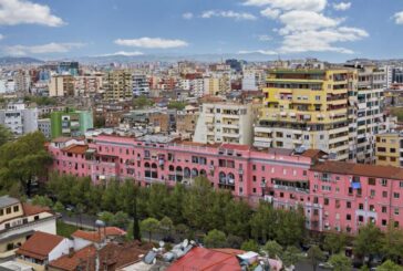 В Албания събарят блок, населен предимно с българи