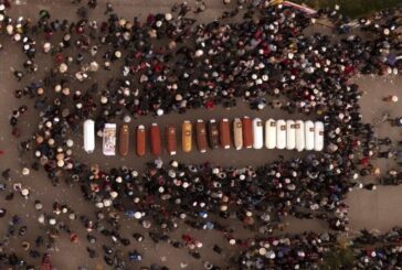 Протестиращи нападнаха и изгориха жив полицай