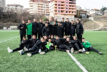 Децата на „Пирин“ с два шампионски трофея и една сребърна купа на „Вихрен къп“ в Сандански
