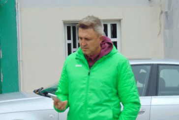 „Вихрен“ започва подмяна на тревното покритие, клубният президент Г. Манолев не е очарован от играта