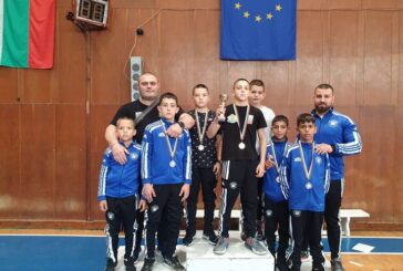 Петричките клубове с 2 отборни купи на държавното по борба за деца