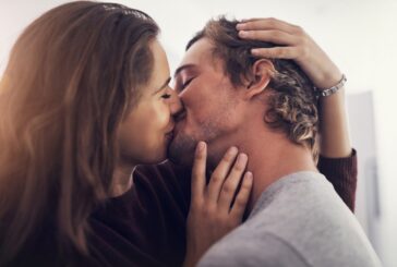 Невероятни неща, които се случват с тялото ви, когато се целувате
