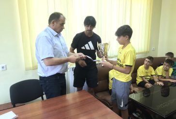 Футболните надежди на Копривлен заслужиха купа и кметски прием
