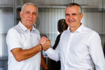 Стоичков при министъра на младежта и спорта