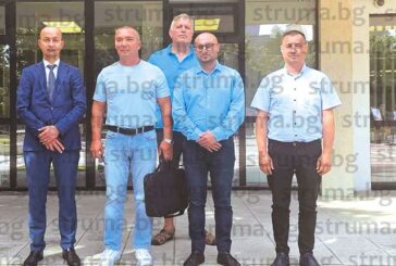 К. Нинова изхвърли критиците си Л. Милев, Вл. Пандев, Ив. Станчев и М. Захова от листата на БСП - Благоевград /ОБНОВЕНО/