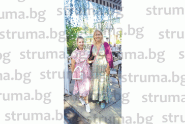 Абитуриентката, отличник на благоевградската Езикова гимназия, Г. Лазарова: Математиката не е сред любимите ми предмети, но с повече усилия успявам, не ходя на частни уроци, те не са за преодоляване на трудности, а по-скоро за допълване на интереси
