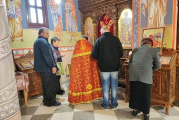 Миряни получиха благословия в храма „Свети Димитър“