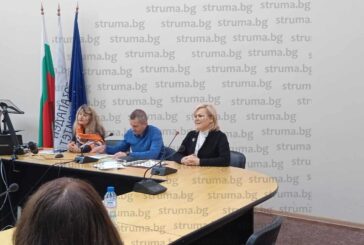 НА ПЪРВИЯ ФАКУЛТЕТЕН СЪВЕТ СЛЕД ИЗБОРА НА НОВИЯ РЕКТОР! С таен вот доц. Д. Костадинова и доц. Б. Тодорова избрани за заместник-декани във Филологическия факултет