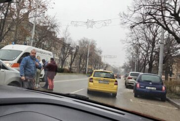 Лек автомобил блъсна 14-г. момиче в Благоевград