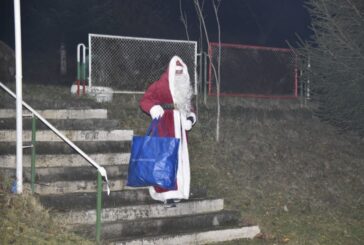 Дядо Коледа посети жителите на най-дългото село в България - село Градево