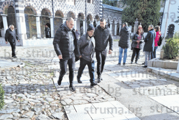 Координирана акция на църковни и полицейски служители: Арестуваха крадец в благоевградския храм „Въведение Богородично“, взел оставените на иконите около 50 лв. на монети