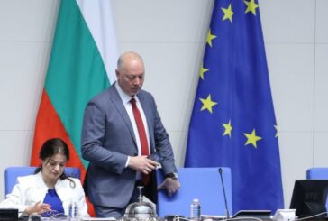 На първо четене: НС гласува по-високи заплати за преподавателите във висшите училища