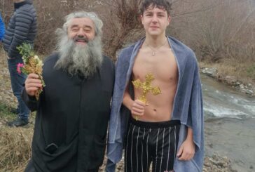Шест млади момчета участваха в Богоявленския ритуал в село Железница
