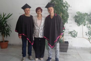 160 специалисти в областта на здравеопазването и спорта се дипломираха в ЮЗУ! Треньорът на националния отбор по футбол Ил. Илиев, помощникът му П. Костадинов, старшията на БТК „Ямбол” Т. Дечев сред отличниците 