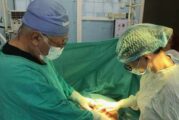 Хирурзи извадиха четирисантиметров камък от тънкото черво на пациент