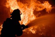 Горяха къща в Петрич и автомобил в Гоце Делчев