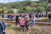 Жители на Самораново блокираха Е-79 в Дупница заради дългогодишните им проблеми с водоснабдяването