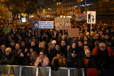 Хиляди протестираха в Словакия срещу правителството на Роберт Фицо