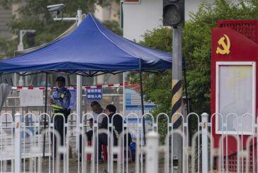 Кола се вряза пред начално училище в Китай, има ранени ученици