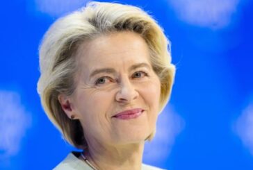 Урсула фон дер Лайен оказа медицинска помощ на пътник по време на полет