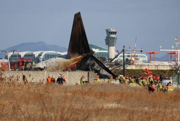 Самолет със 181 души на борда се разби в Южна Корея, 151 загинаха
