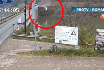 Загинал е български шофьор при падането на бус в Румъния