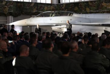 Тържествена церемония в Трета авиобаза посрещна първия Ф-16
